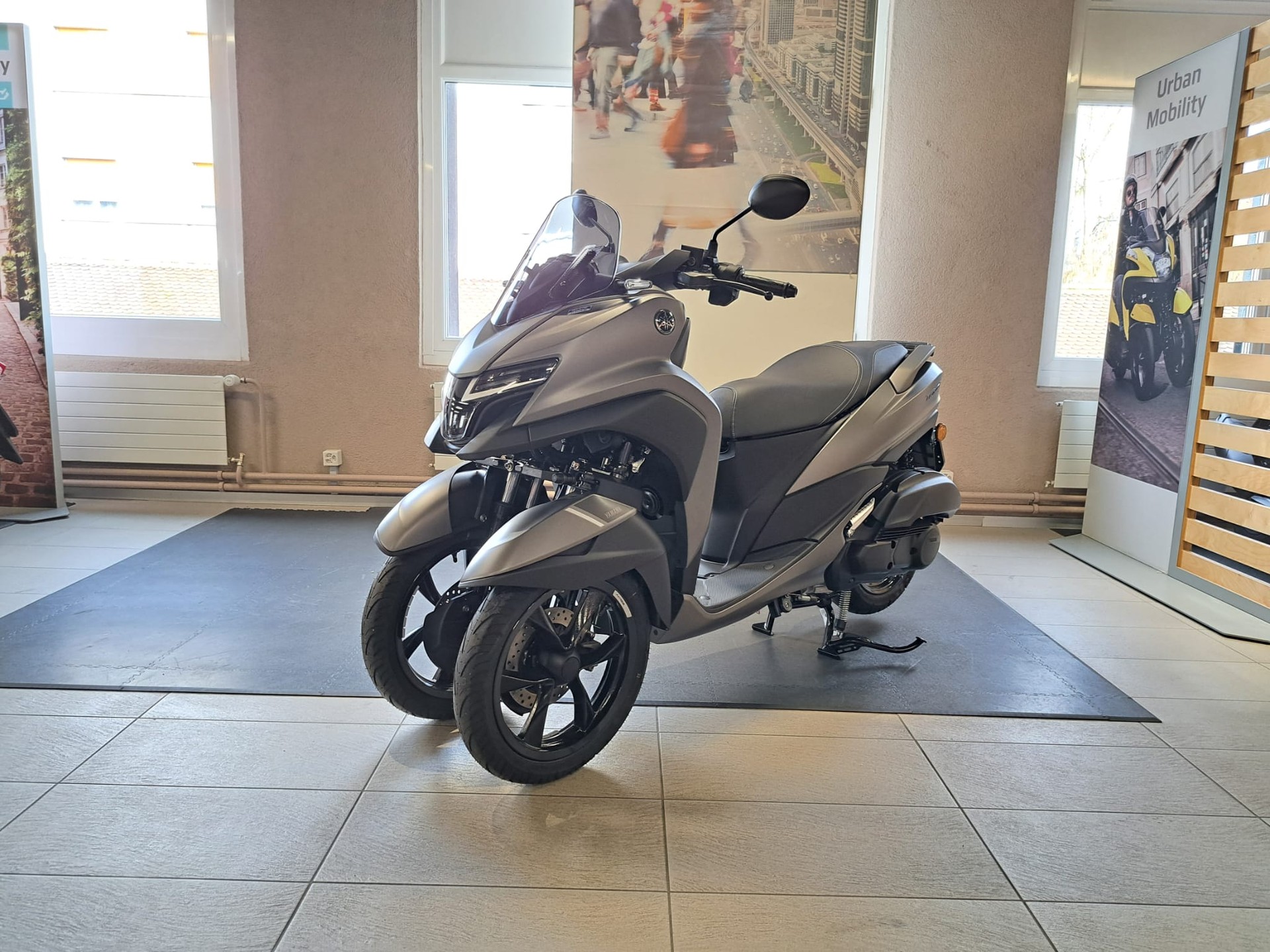 YAMAHA Tricity MW 125-showroom-element-3