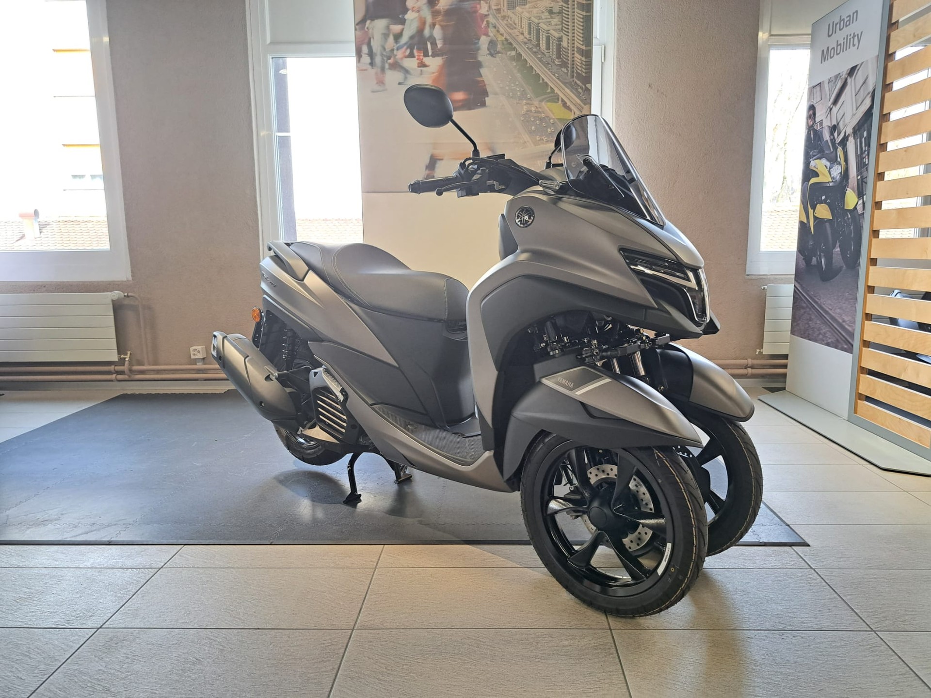 YAMAHA Tricity MW 125-showroom-element-1
