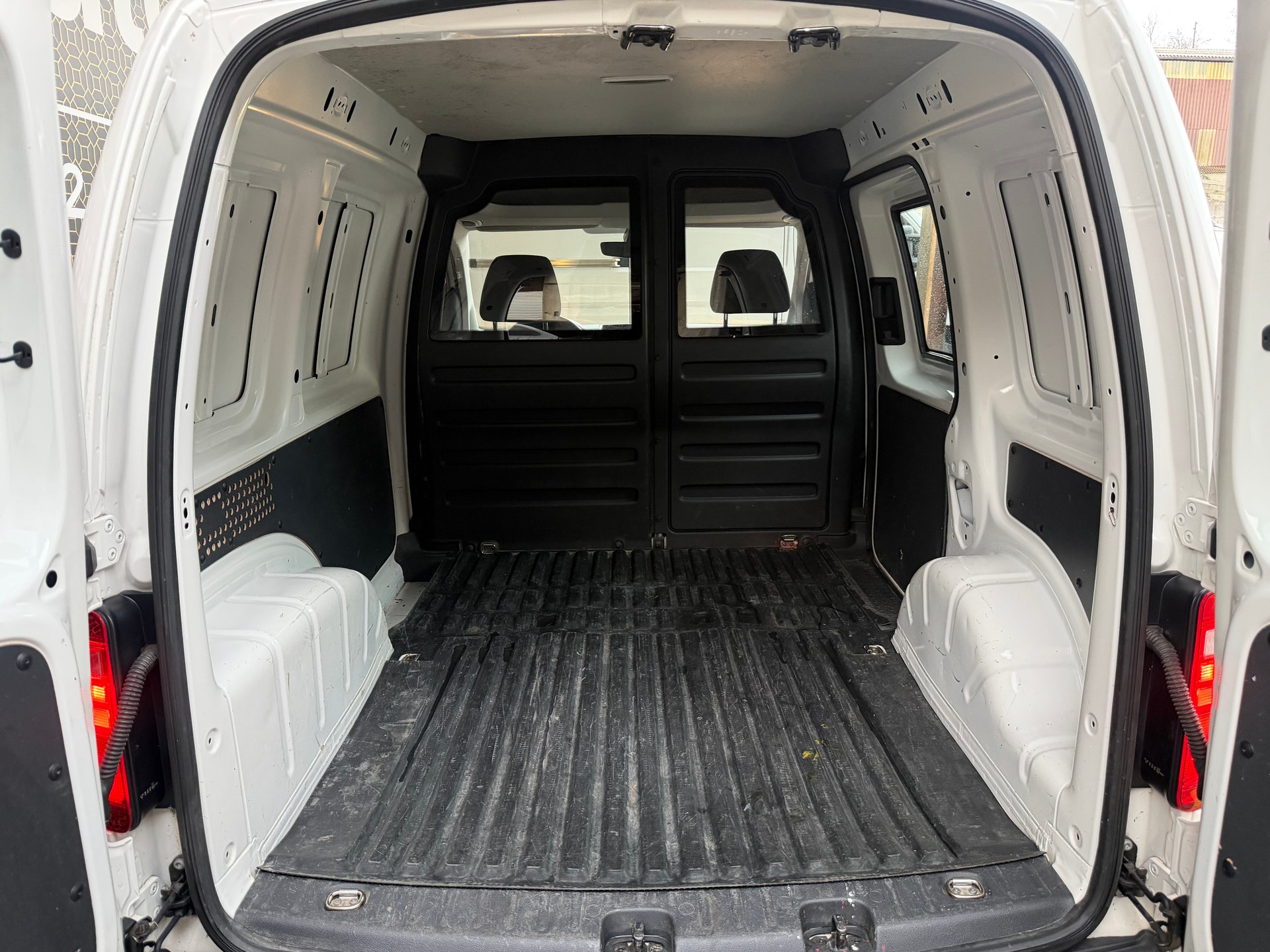 VW Caddy 1.4TGI BlueMotion Technology DSG-image-6