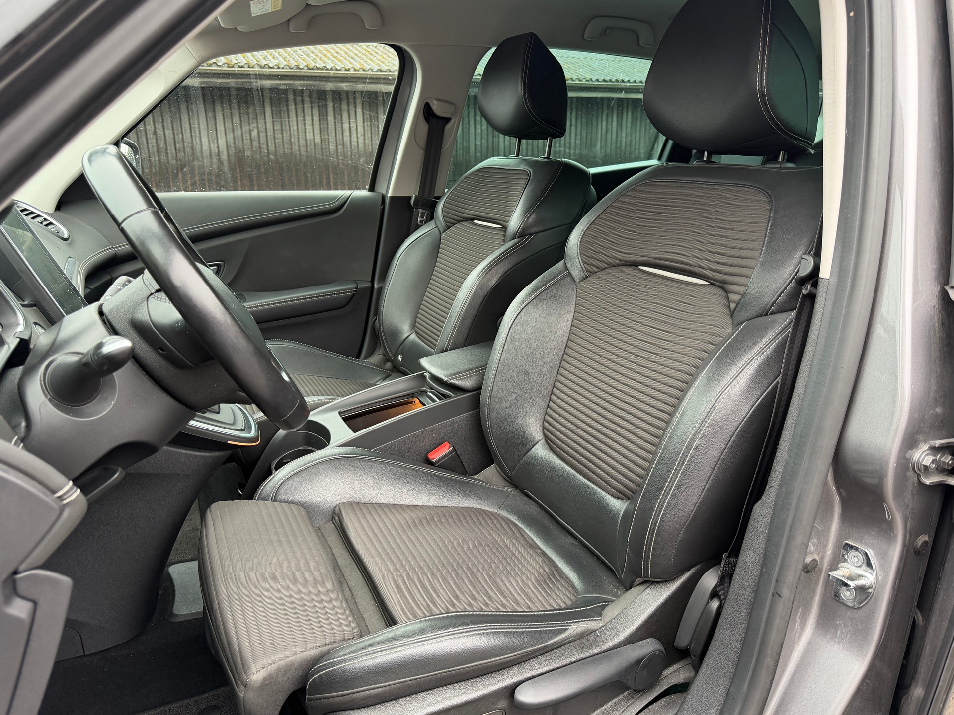 RENAULT Grand Scénic 1.3 16V Turbo Intens EDC-image-8