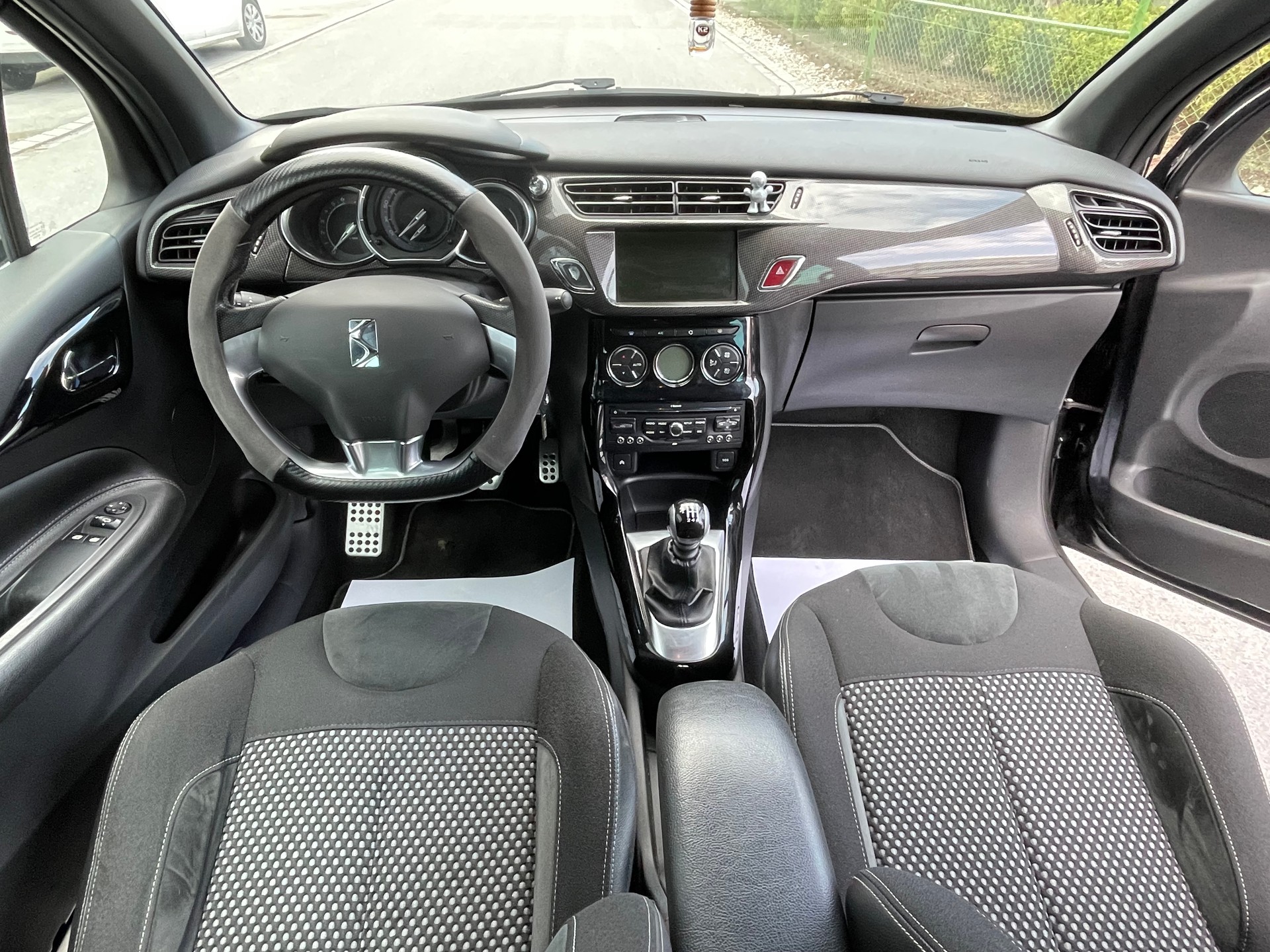 DS AUTOMOBILES DS3 1.6 THP Sport Chic-image-9