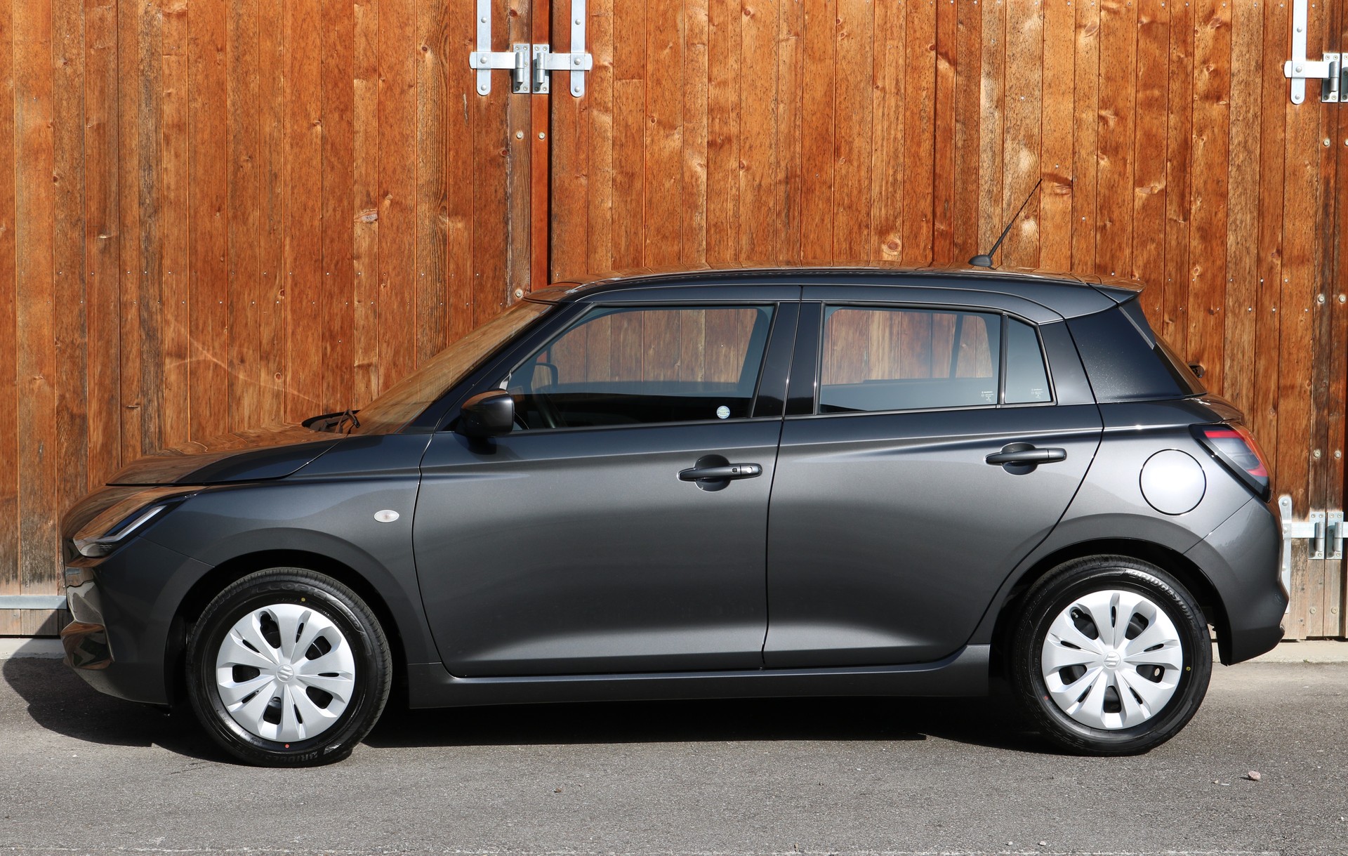 SUZUKI Swift 1.2i Unico Hybrid-image-1