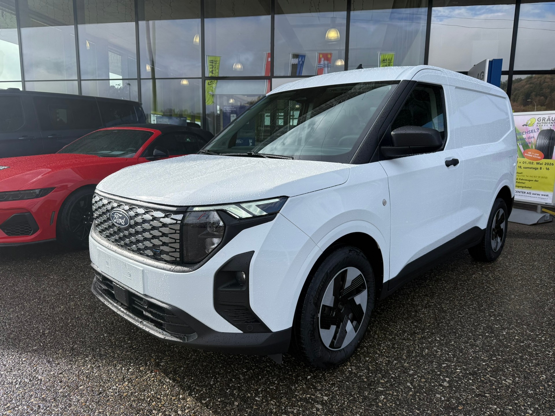 FORD E-Transit Courier Van Trend 43,5kWh-image-0