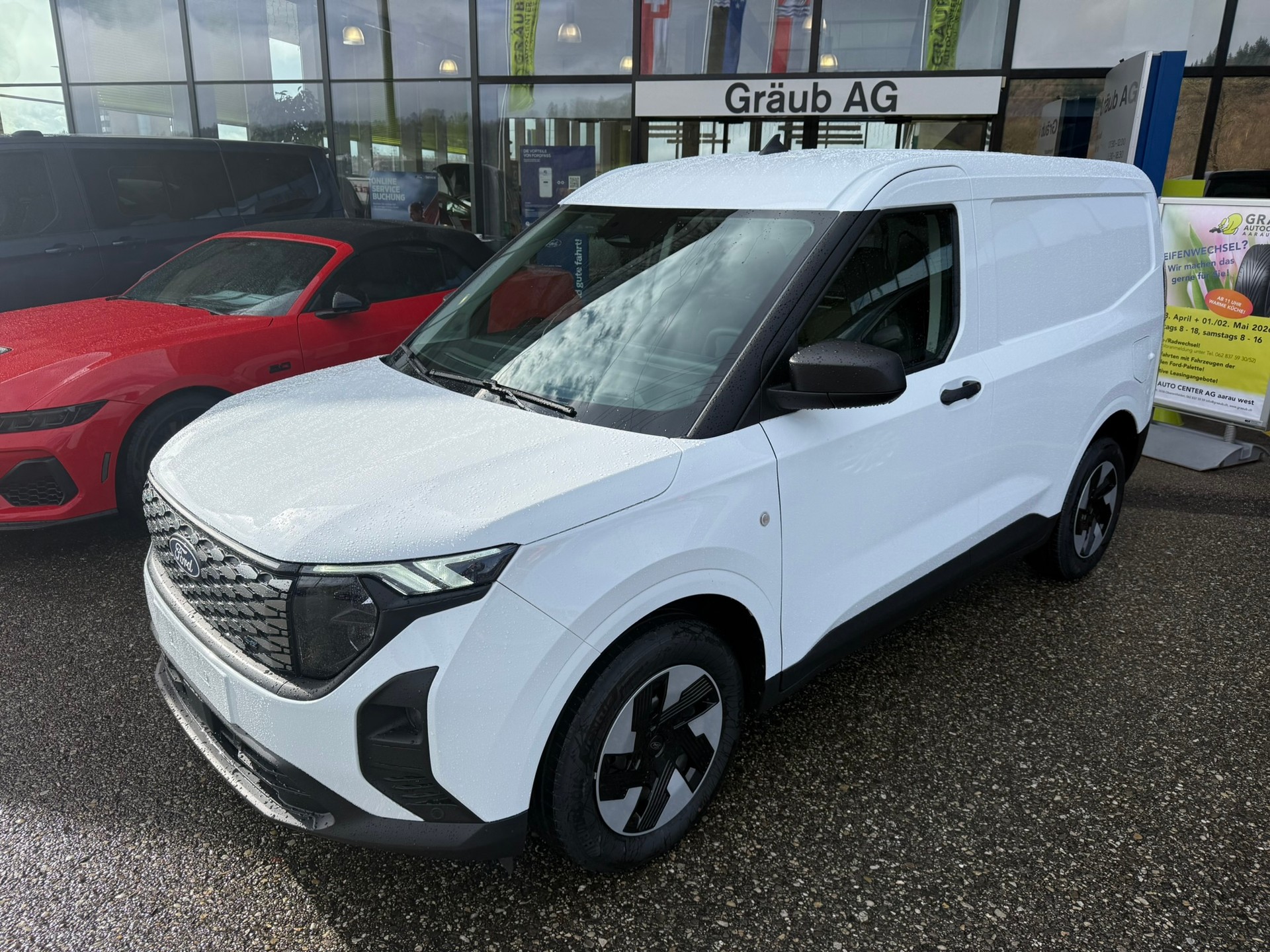 FORD E-Transit Courier Van Trend 43,5kWh-image-2