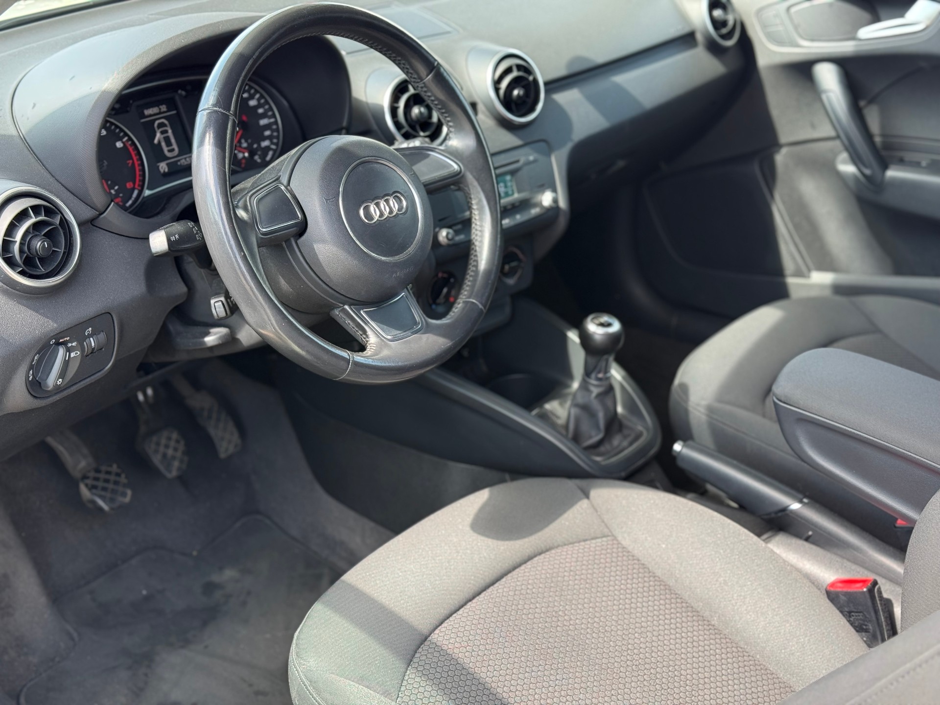 AUDI A1 1.2 TFSI Attraction Young-image-7