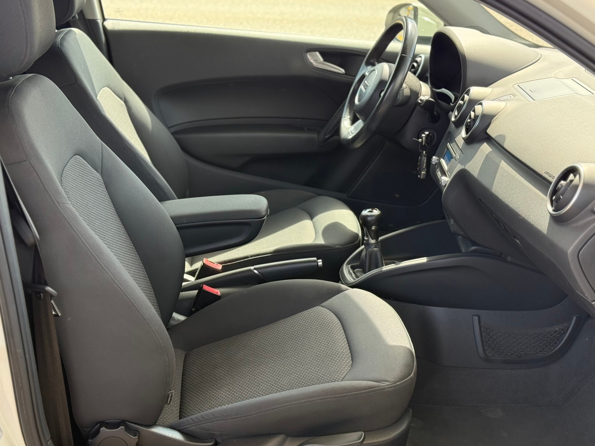 AUDI A1 1.2 TFSI Attraction Young-image-8