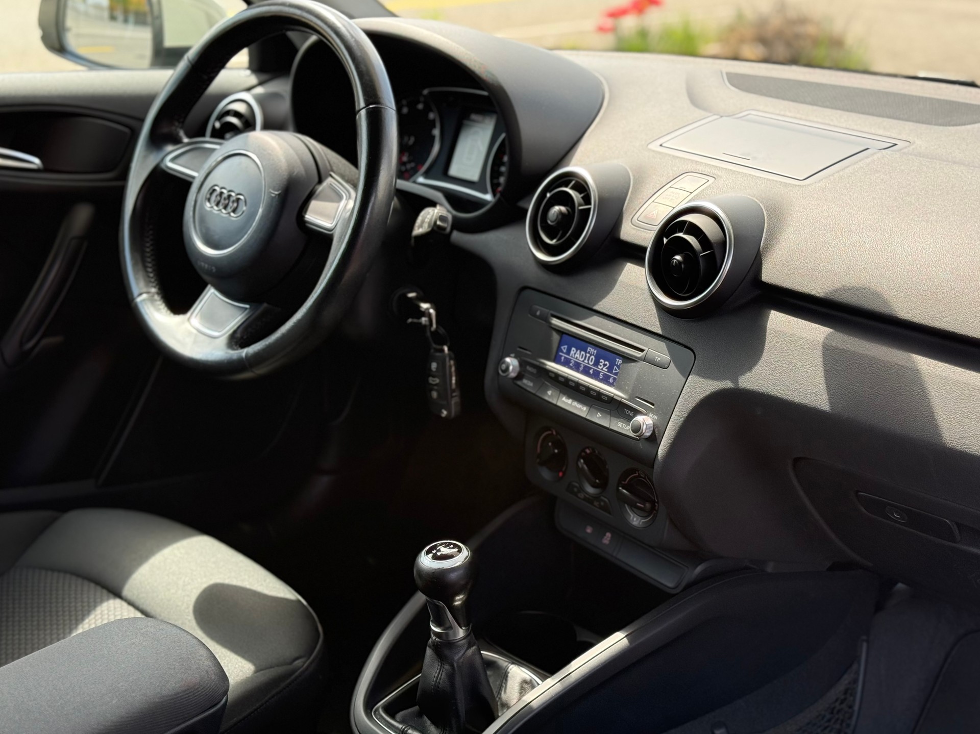 AUDI A1 1.2 TFSI Attraction Young-image-9