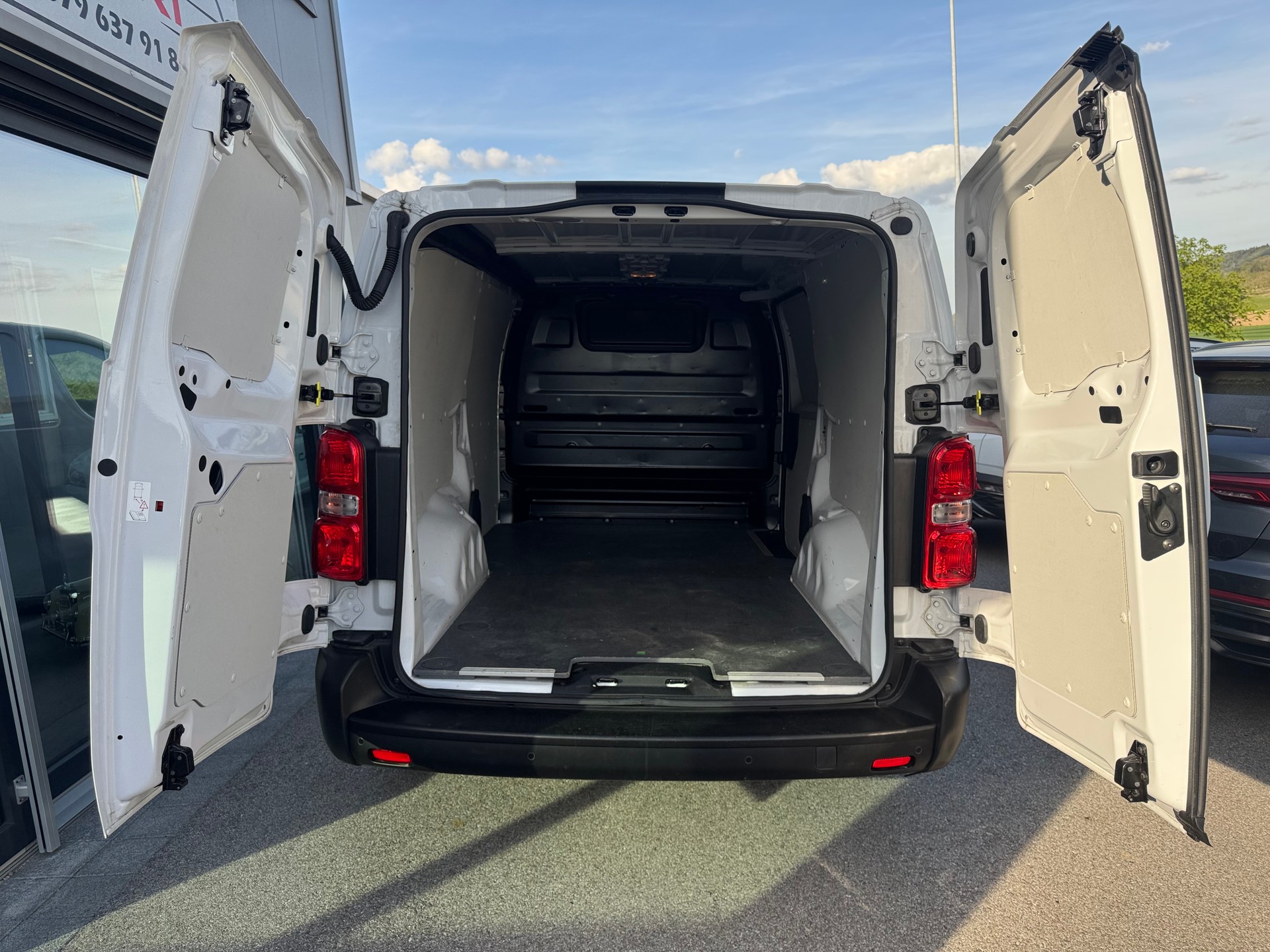 CITROEN Jumpy 2.0 BlueHDi 145 XL EAT8-image-6