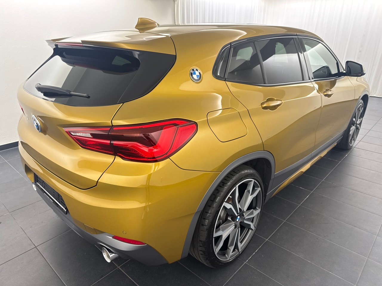 BMW X2 xDrive 20d M Sport X ''1. Hand-Fahrzeug''-image-2