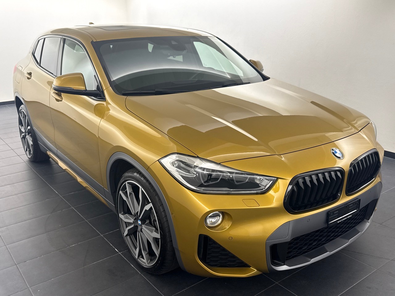 BMW X2 xDrive 20d M Sport X ''1. Hand-Fahrzeug''-image-3