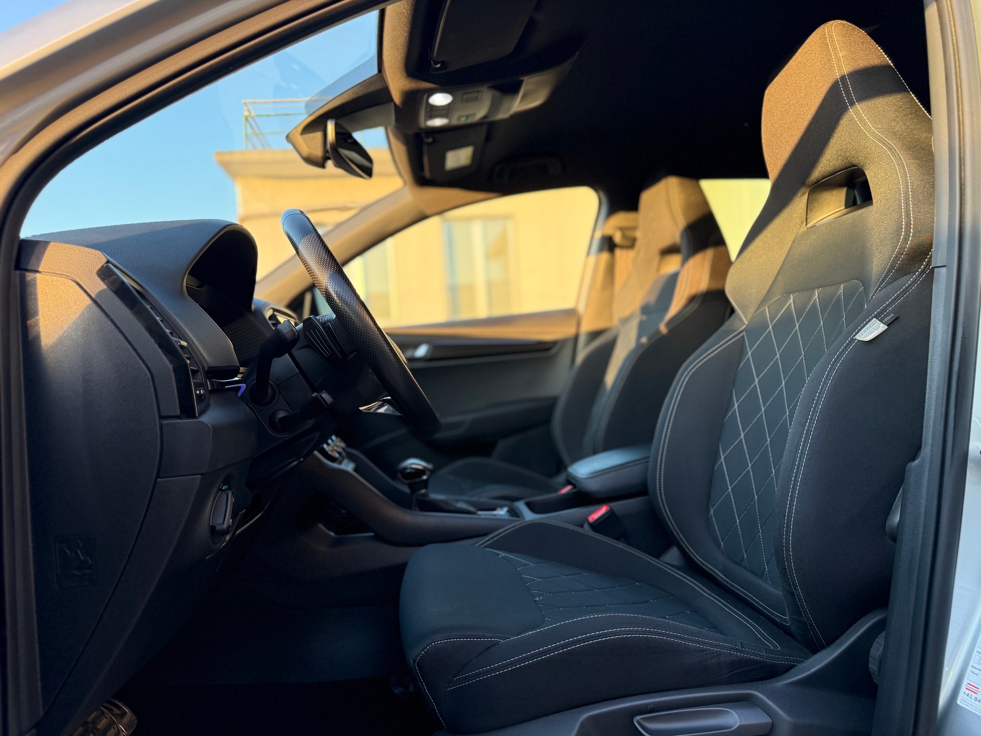SKODA Karoq 2.0 TSI SportLine 4x4 DSG-image-10