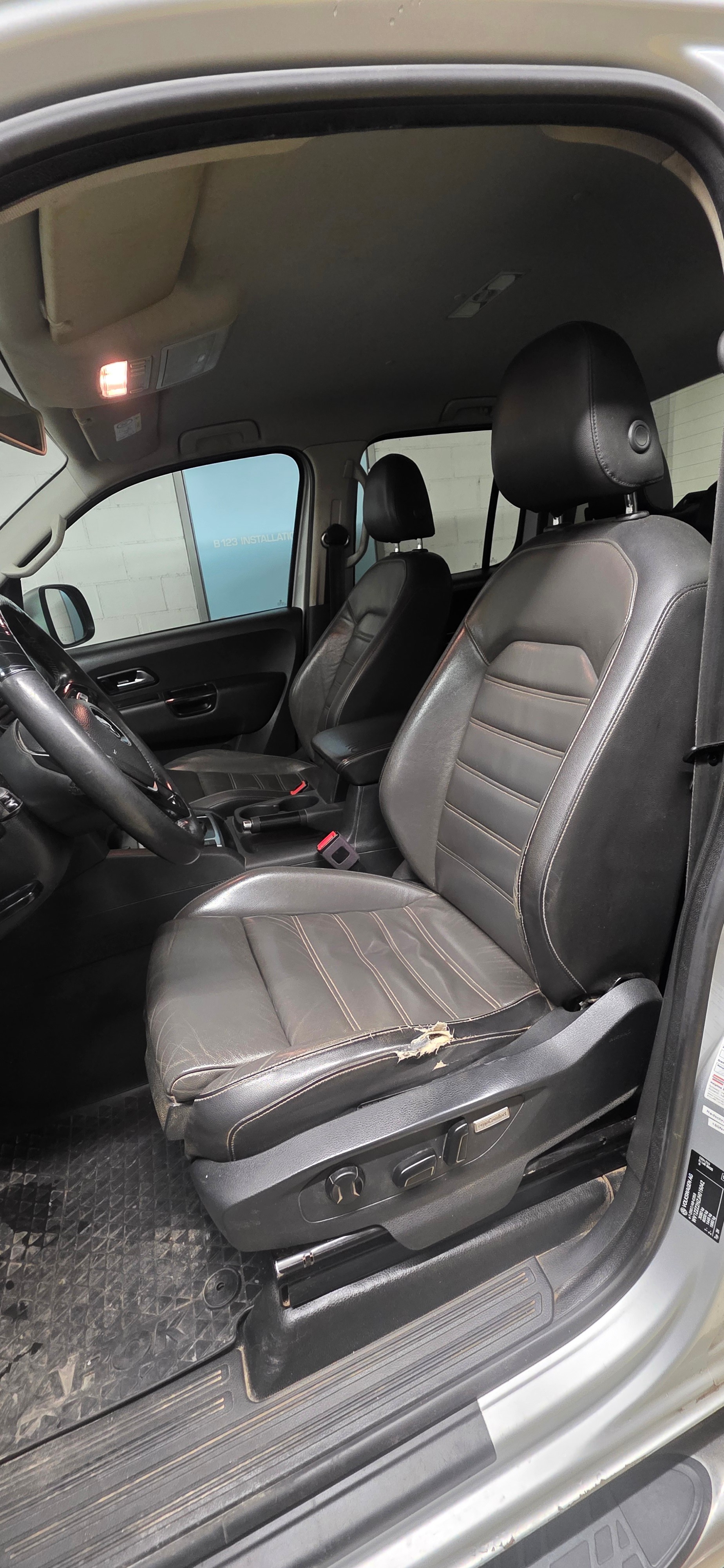 VW Amarok 3.0TDI Liberty 4Motion Automatic-image-10