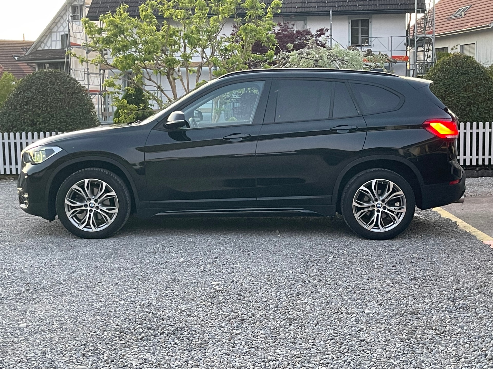 BMW X1 xDrive 18d Sport Line Fleet Edition Steptronic-image-3
