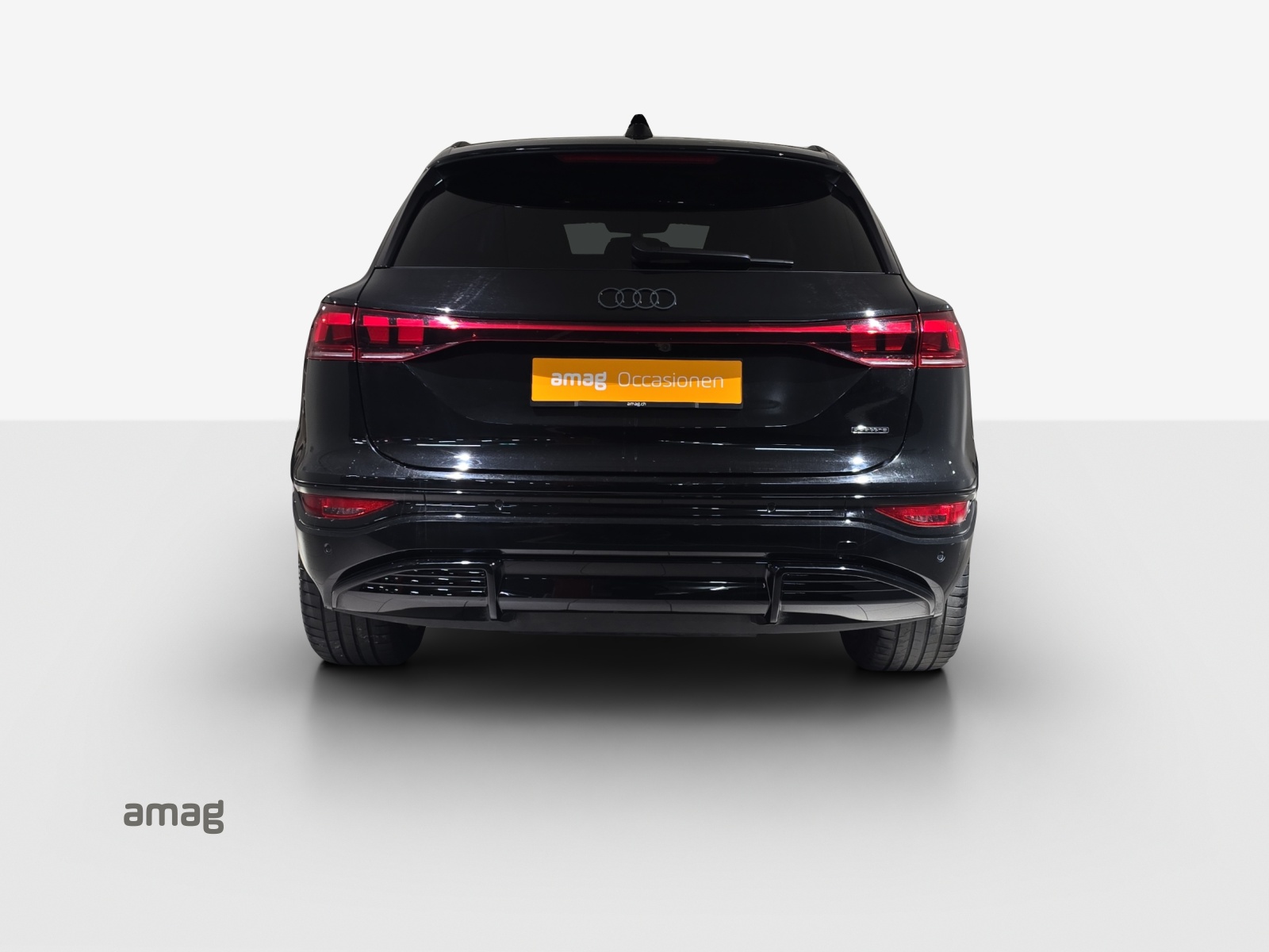 AUDI Q6 e-tron quattro-image-4