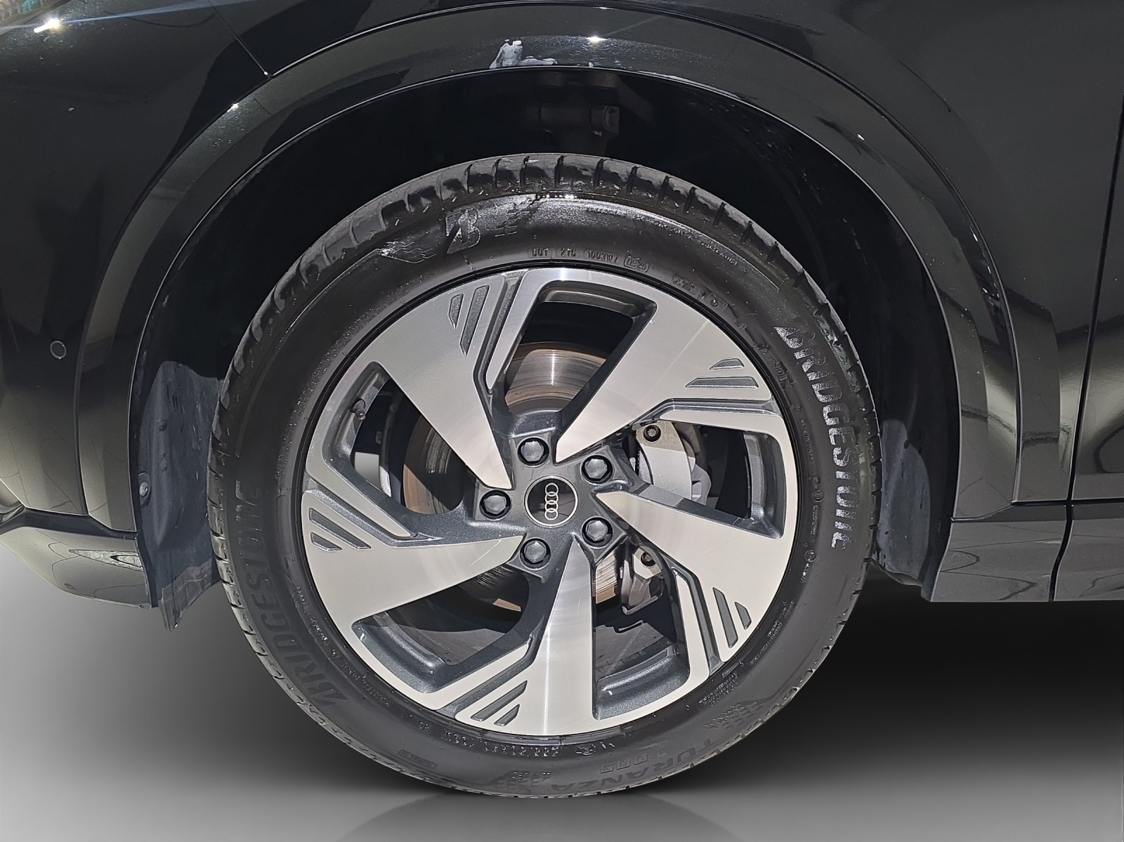 AUDI Q6 e-tron quattro-image-16