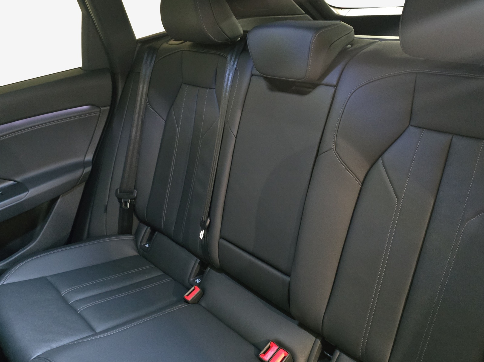 AUDI Q6 e-tron quattro-image-12