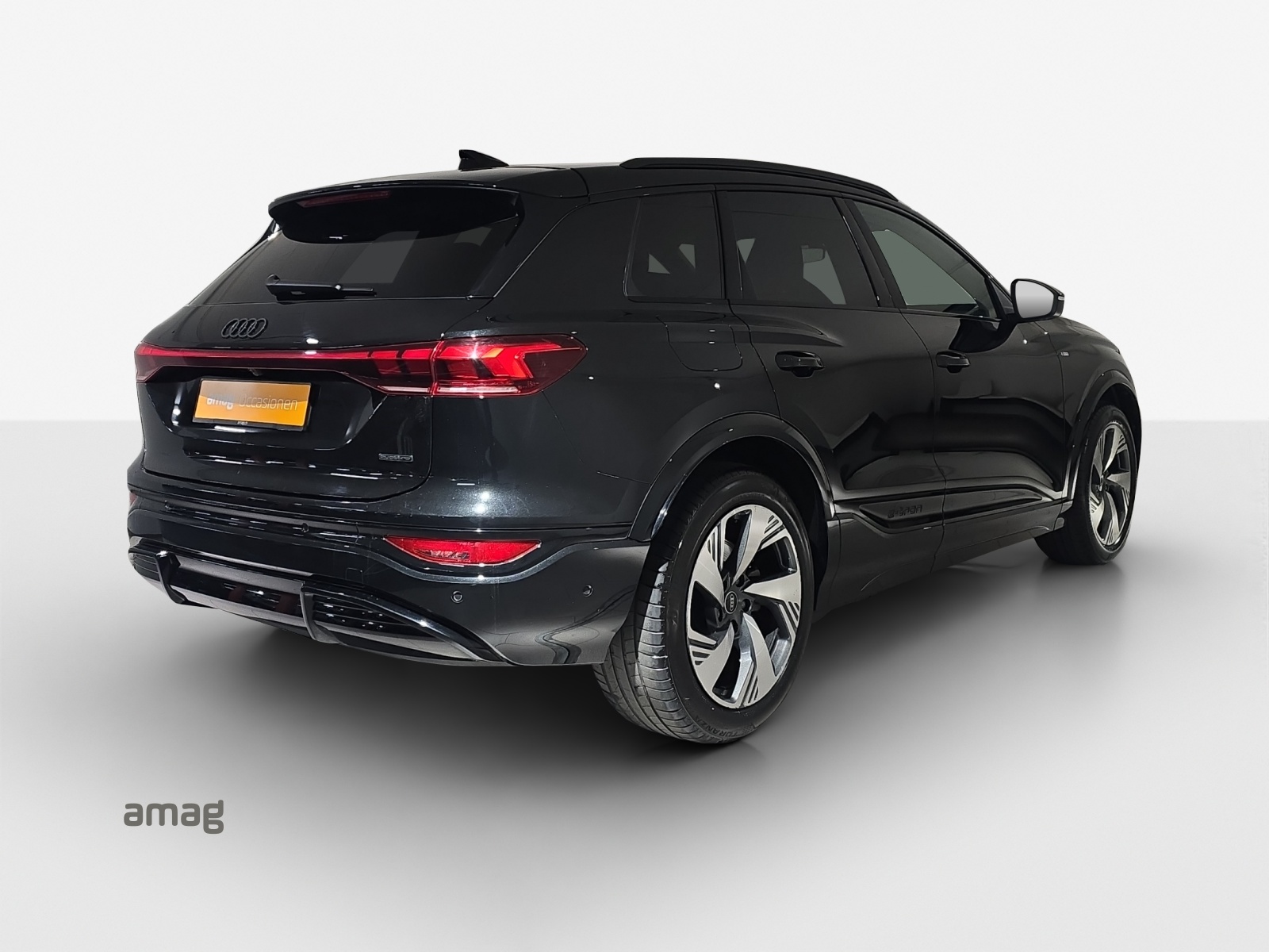 AUDI Q6 e-tron quattro-image-5