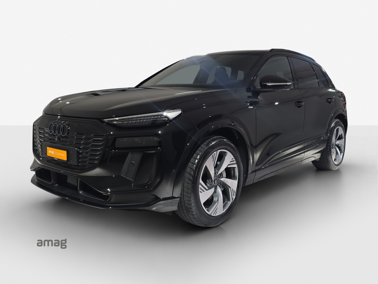 AUDI Q6 e-tron quattro-image-0