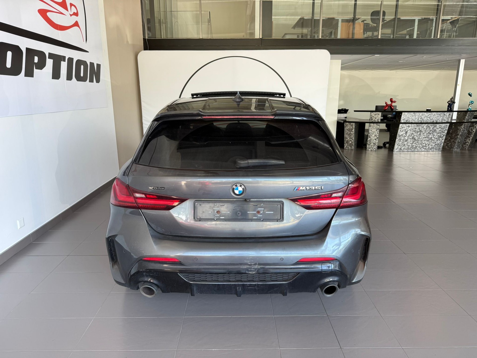 BMW M135i xDrive Steptronic-image-7