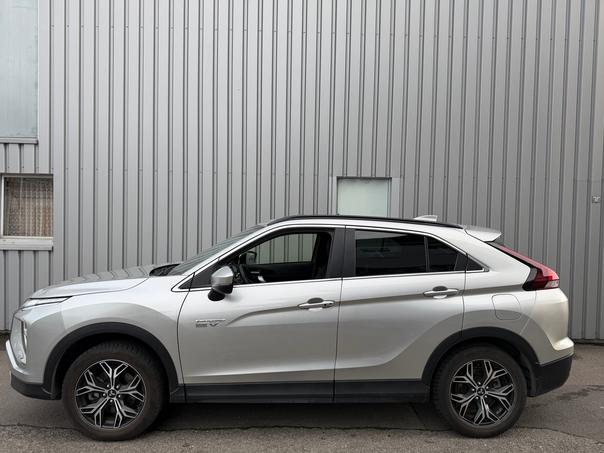 MITSUBISHI Eclipse Cross 2.4 PHEV Invite 4WD-image-3