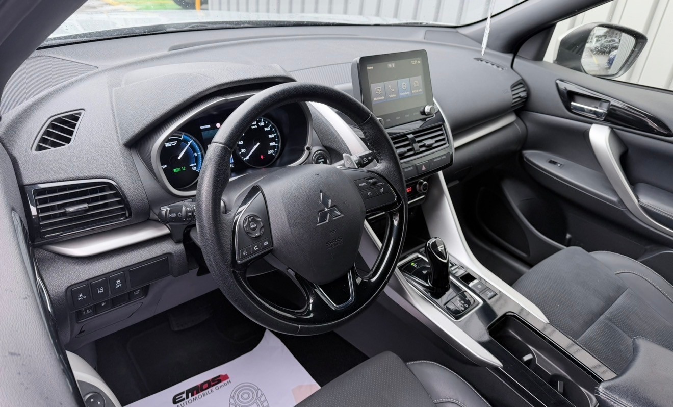 MITSUBISHI Eclipse Cross 2.4 PHEV Invite 4WD-image-8