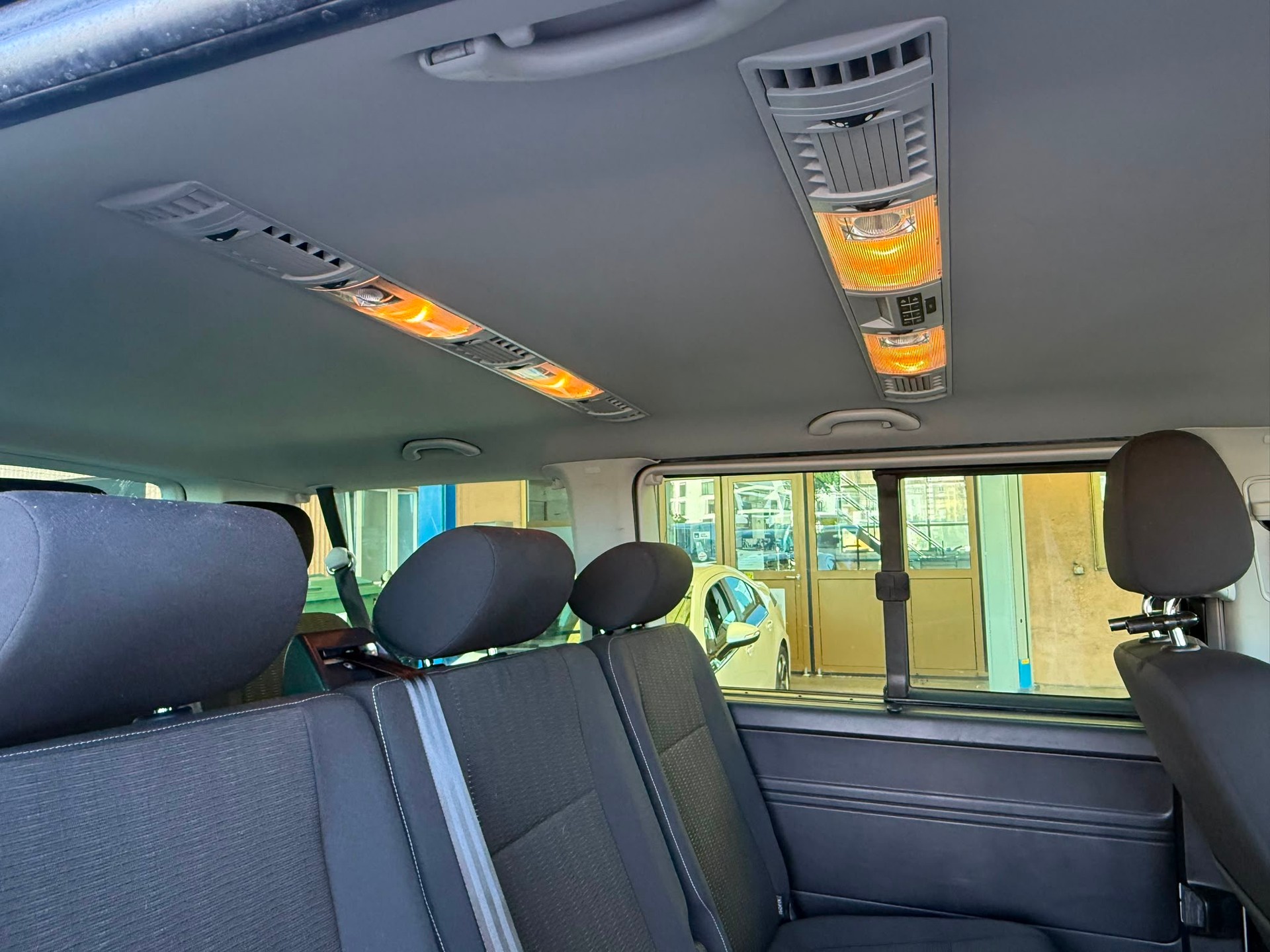 VW T6 Caravelle 2.0 TDI Comfortline 4Motion DSG-image-9