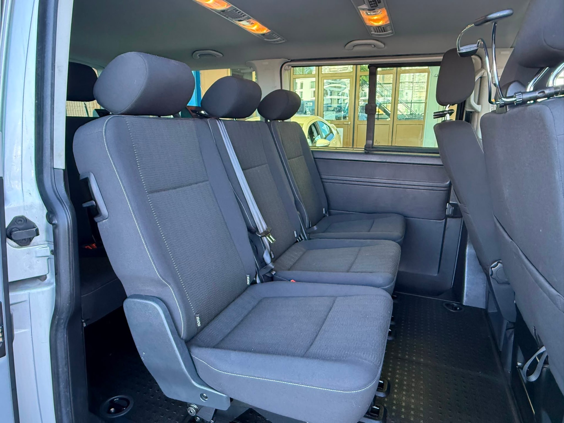 VW T6 Caravelle 2.0 TDI Comfortline 4Motion DSG-image-8