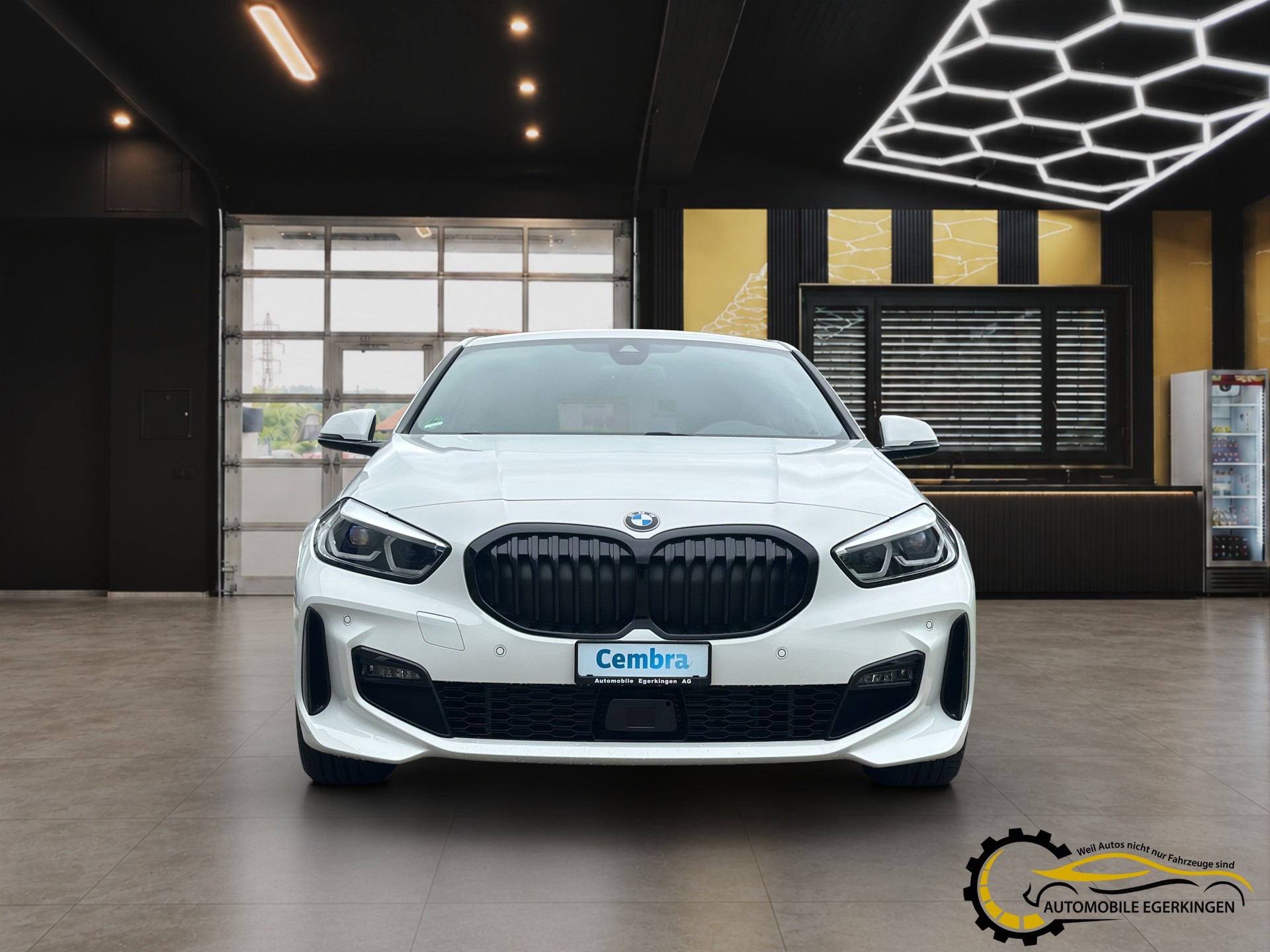 BMW 118d Pure M Sport-image-1