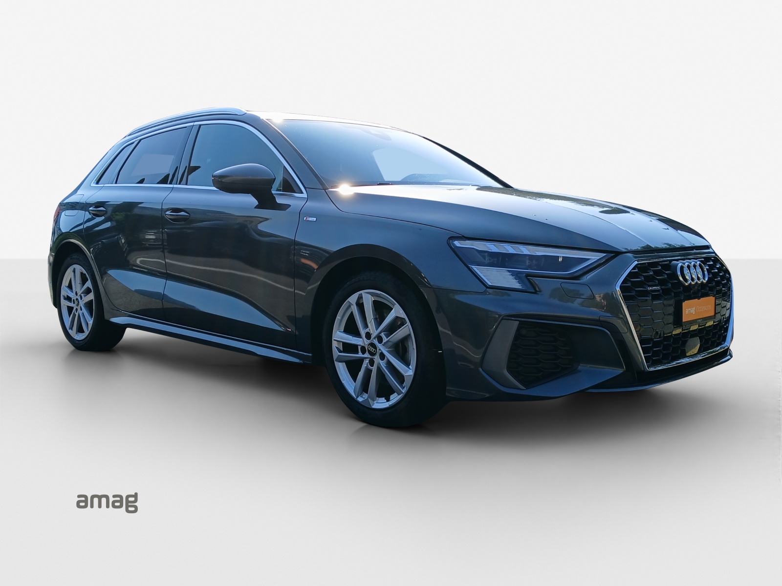 AUDI A3 Sportback 40 TFSI S line quattro S-tronic-image-5