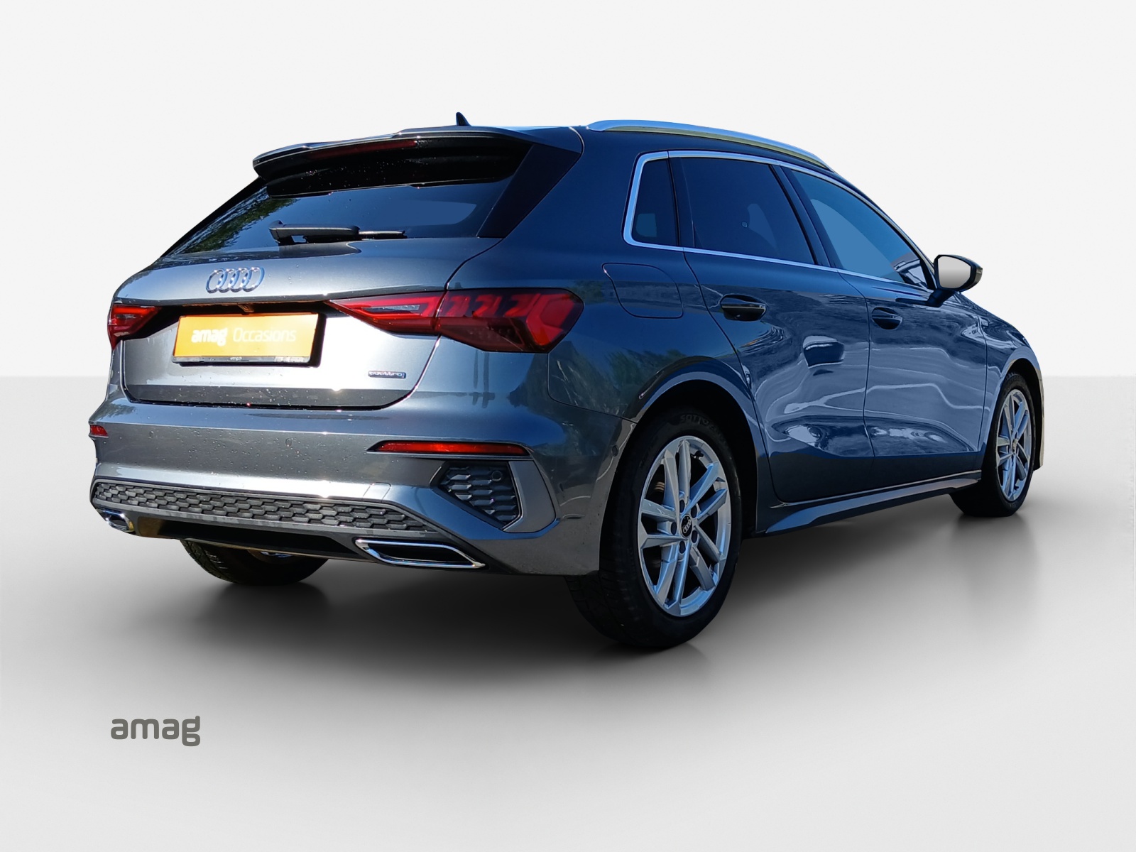 AUDI A3 Sportback 40 TFSI S line quattro S-tronic-image-4