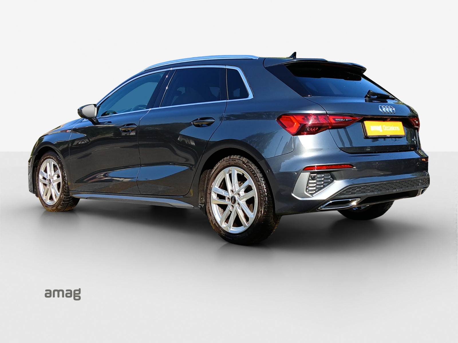 AUDI A3 Sportback 40 TFSI S line quattro S-tronic-image-2