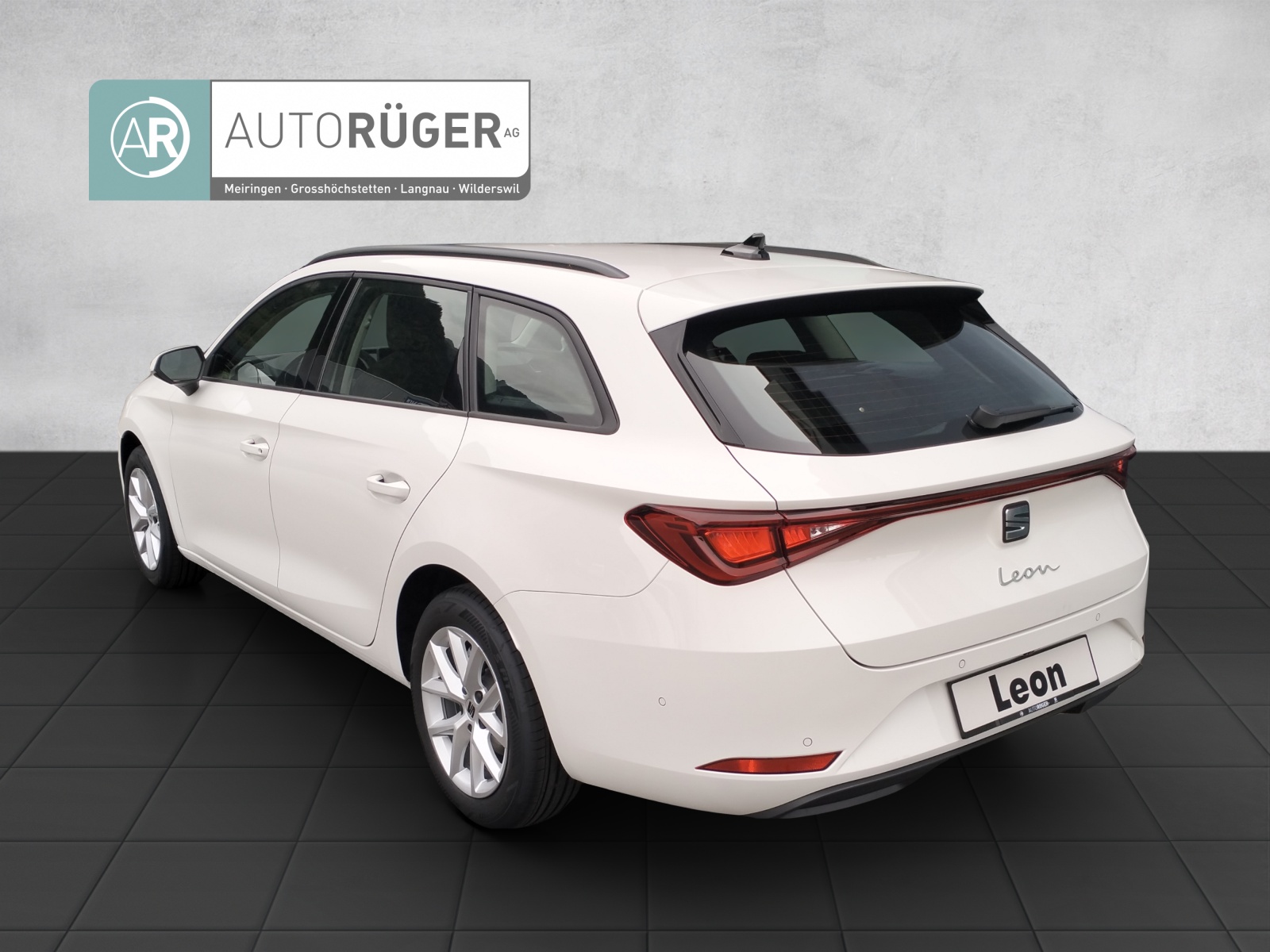 SEAT Leon ST 1.5 eTSI mHEV DSG Style-image-2