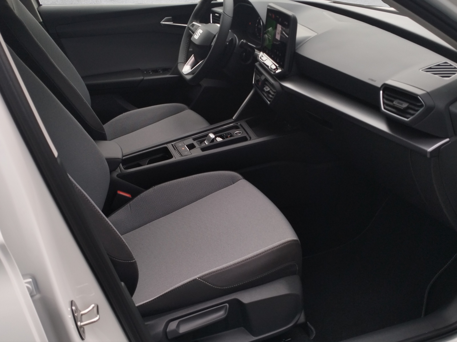 SEAT Leon ST 1.5 eTSI mHEV DSG Style-image-9