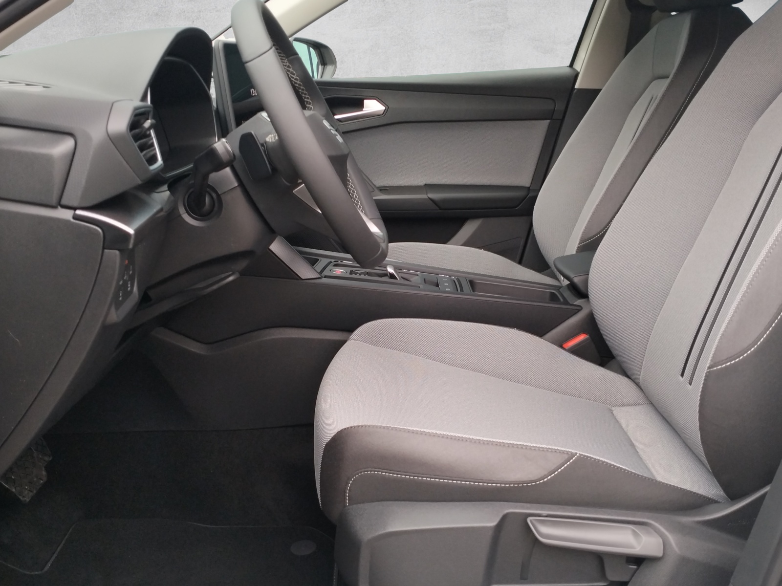 SEAT Leon ST 1.5 eTSI mHEV DSG Style-image-5