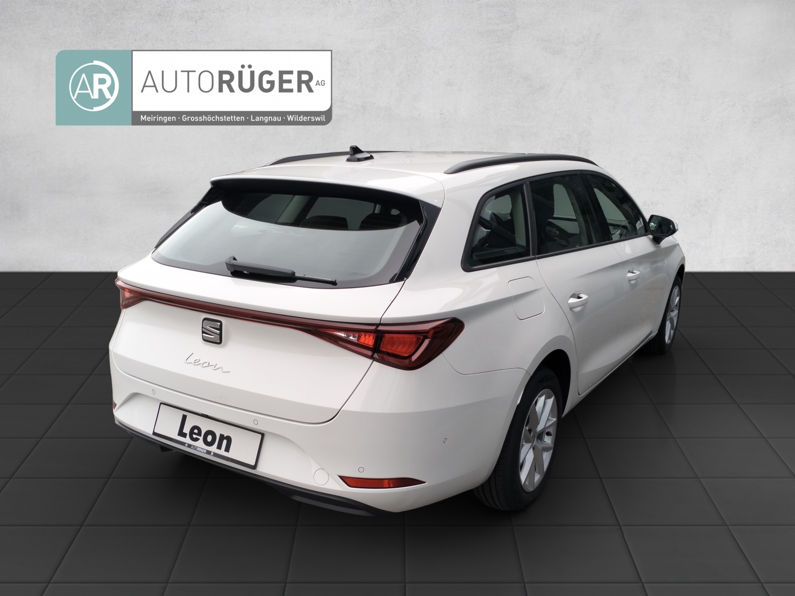 SEAT Leon ST 1.5 eTSI mHEV DSG Style-image-4