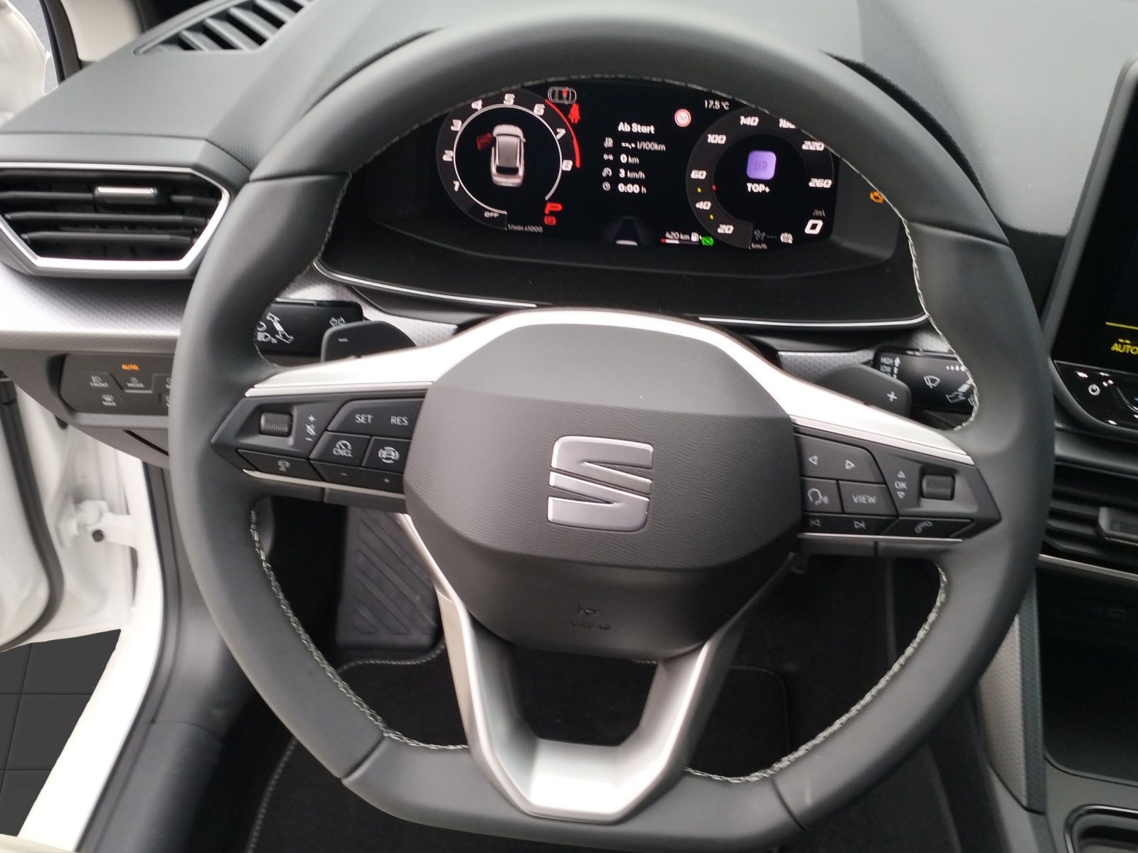 SEAT Leon ST 1.5 eTSI mHEV DSG Style-image-6