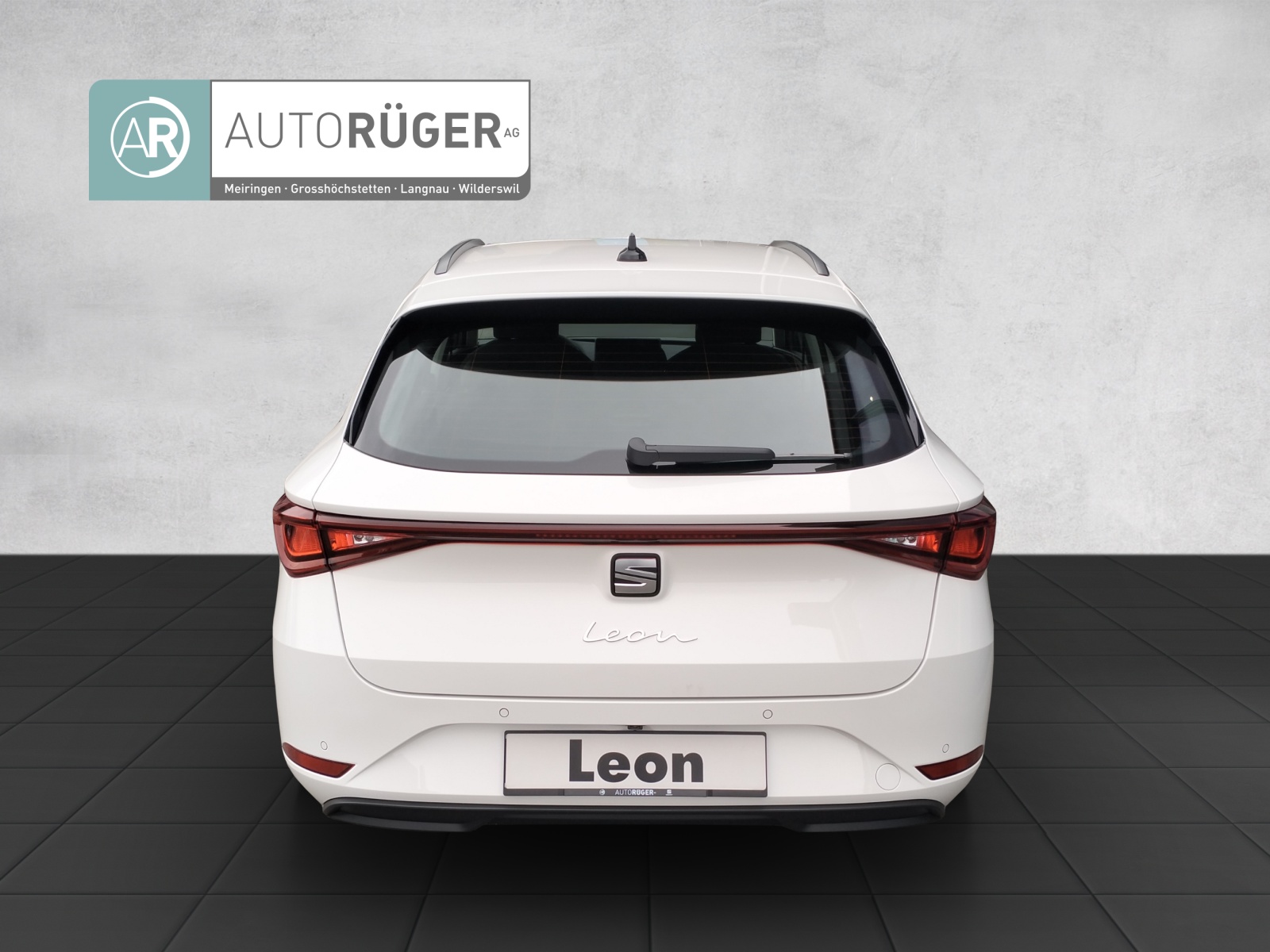 SEAT Leon ST 1.5 eTSI mHEV DSG Style-image-3