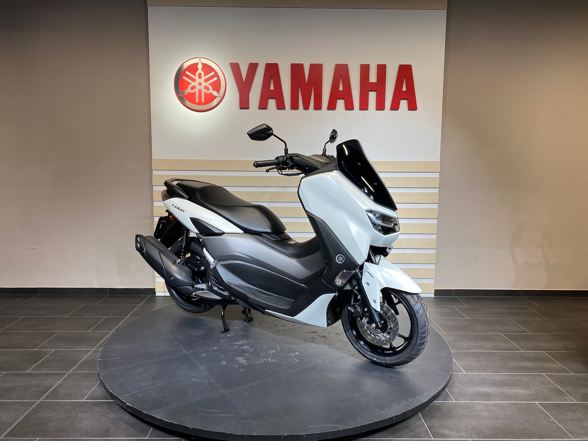YAMAHA NMAX 125