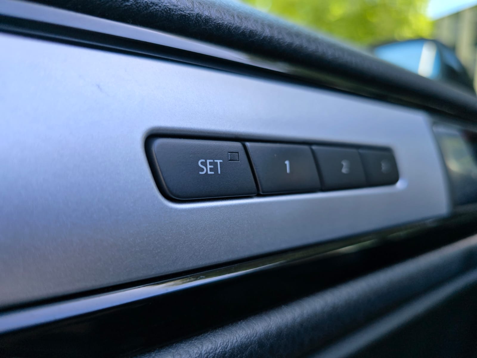 VW Touareg 3.0 TDI Terrain Tech R-Line (Mit Sperren!)-image-24