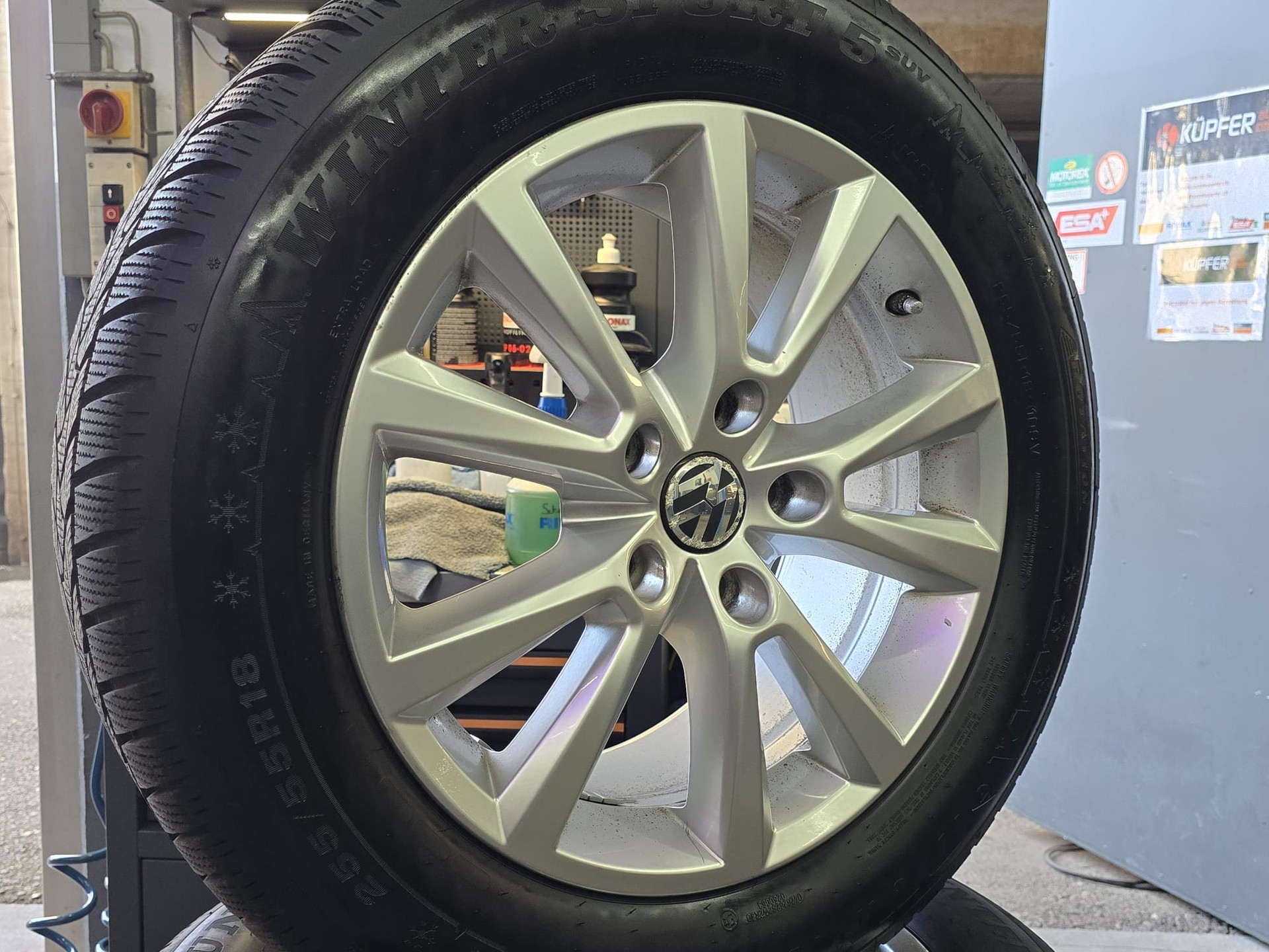 VW Touareg 3.0 TDI Terrain Tech R-Line (Mit Sperren!)-image-29