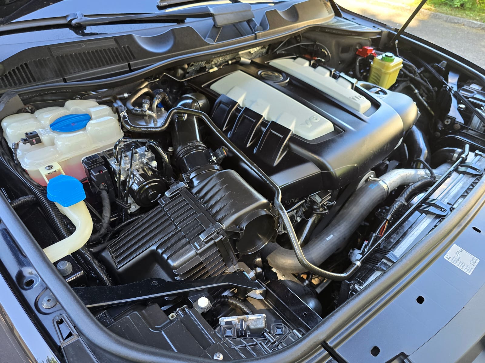 VW Touareg 3.0 TDI Terrain Tech R-Line (Mit Sperren!)-image-28