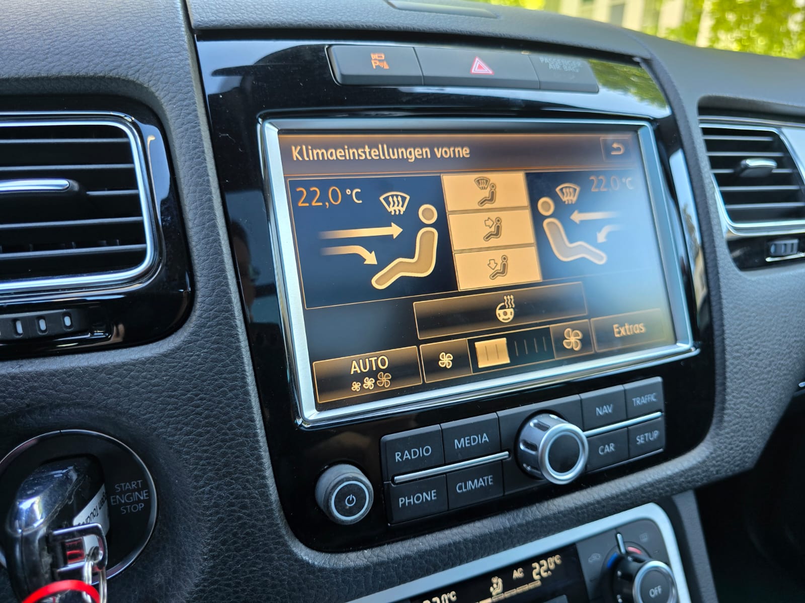 VW Touareg 3.0 TDI Terrain Tech R-Line (Mit Sperren!)-image-18