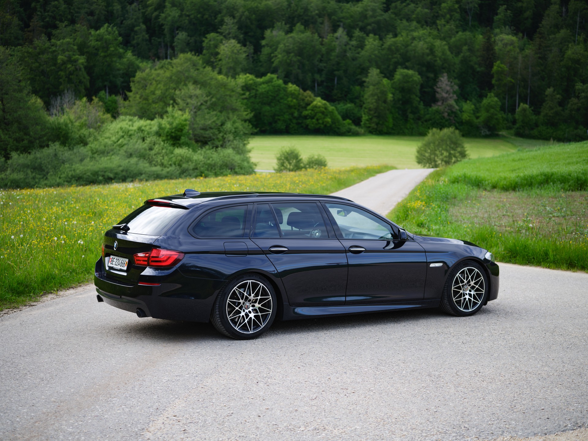 BMW 535d xDrive-image-2
