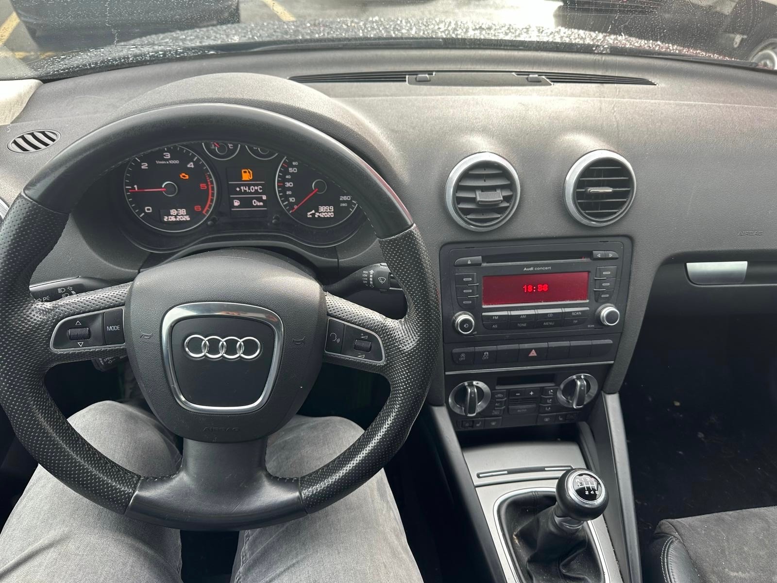 AUDI A3 Sportback 2.0 TDI Attraction quattro-image-9