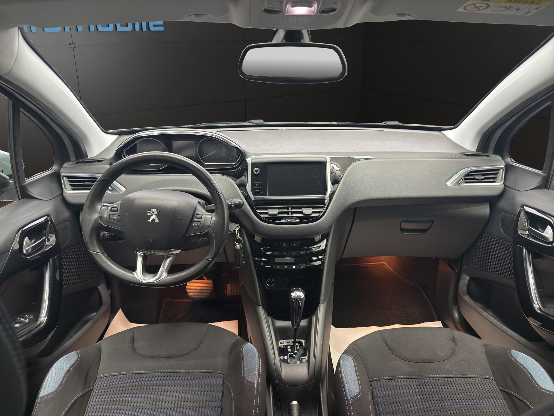 PEUGEOT 208 1.6 VTI Roland Garros Automatik-image-3