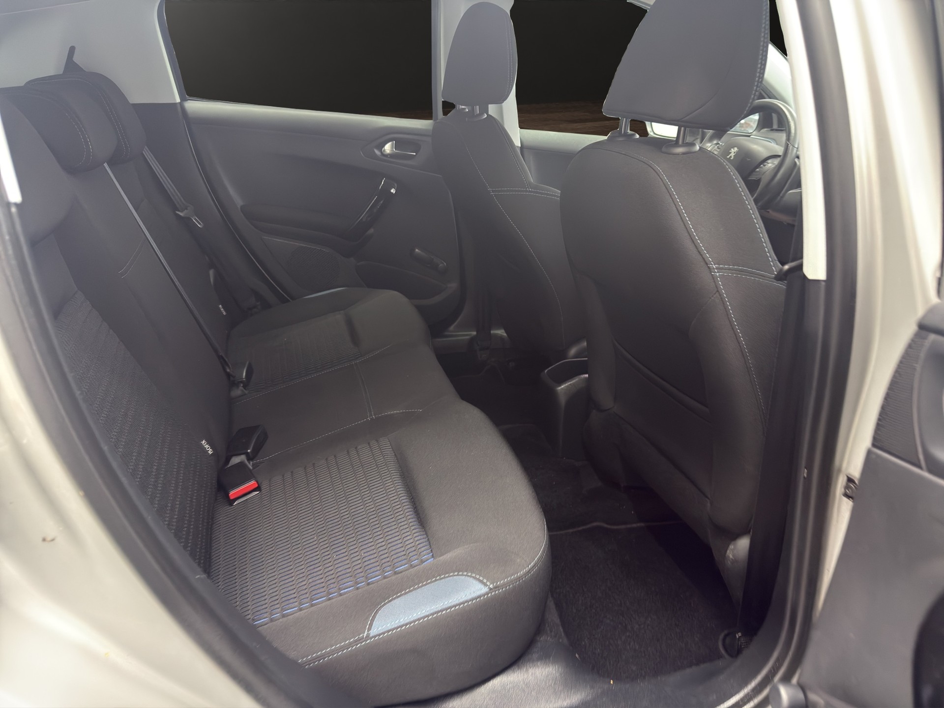 PEUGEOT 208 1.6 VTI Roland Garros Automatik-image-12