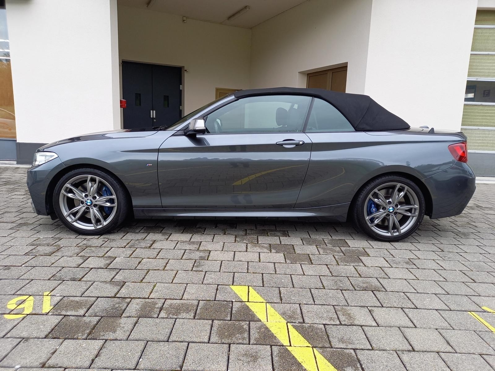 BMW M235i Steptronic-image-4