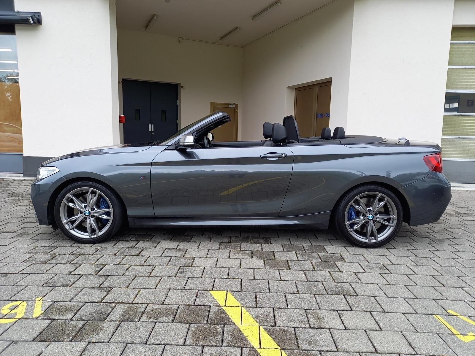 BMW M235i Steptronic-image-2
