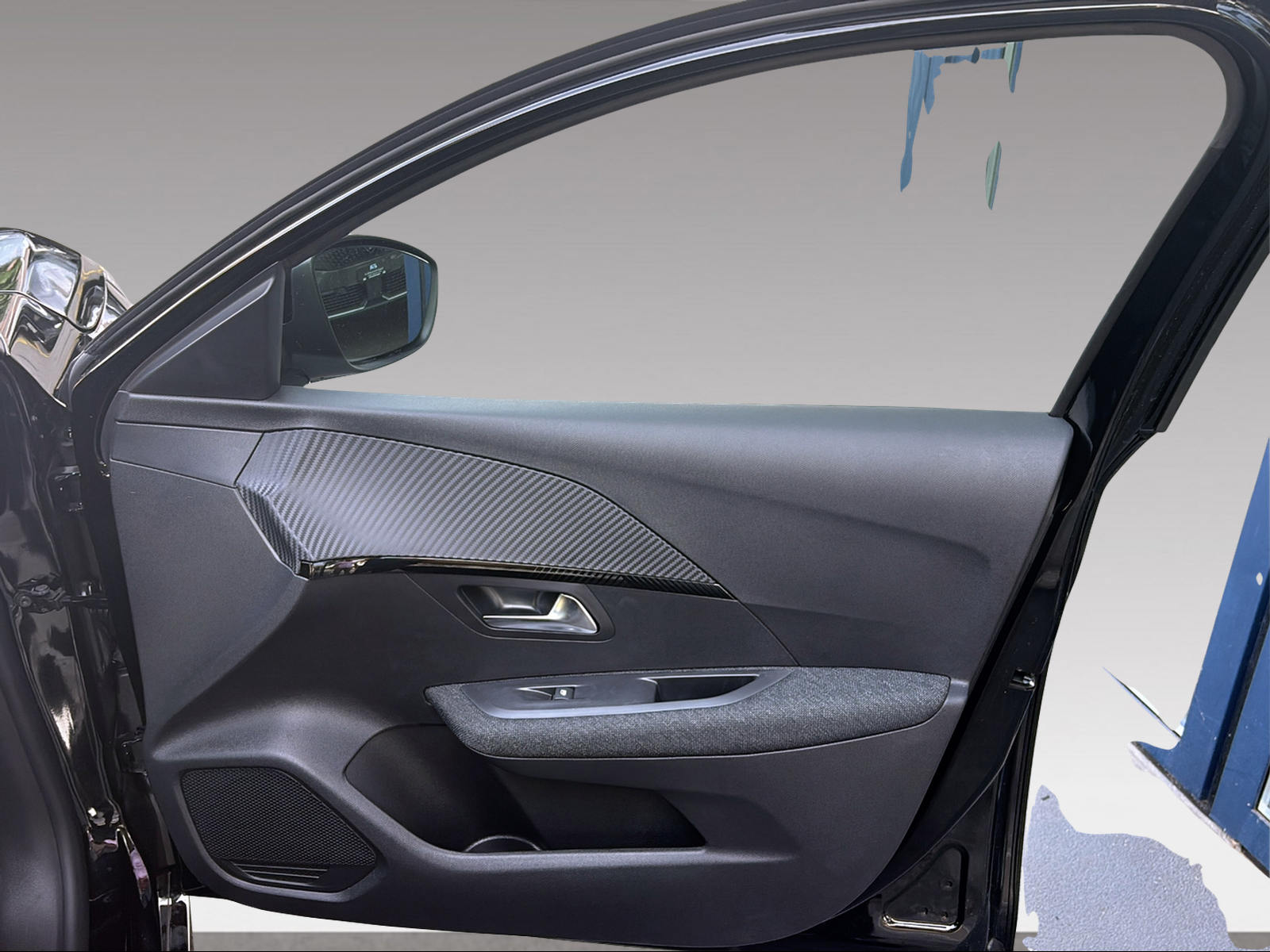 PEUGEOT 208 1.2 Hybrid Style-image-10