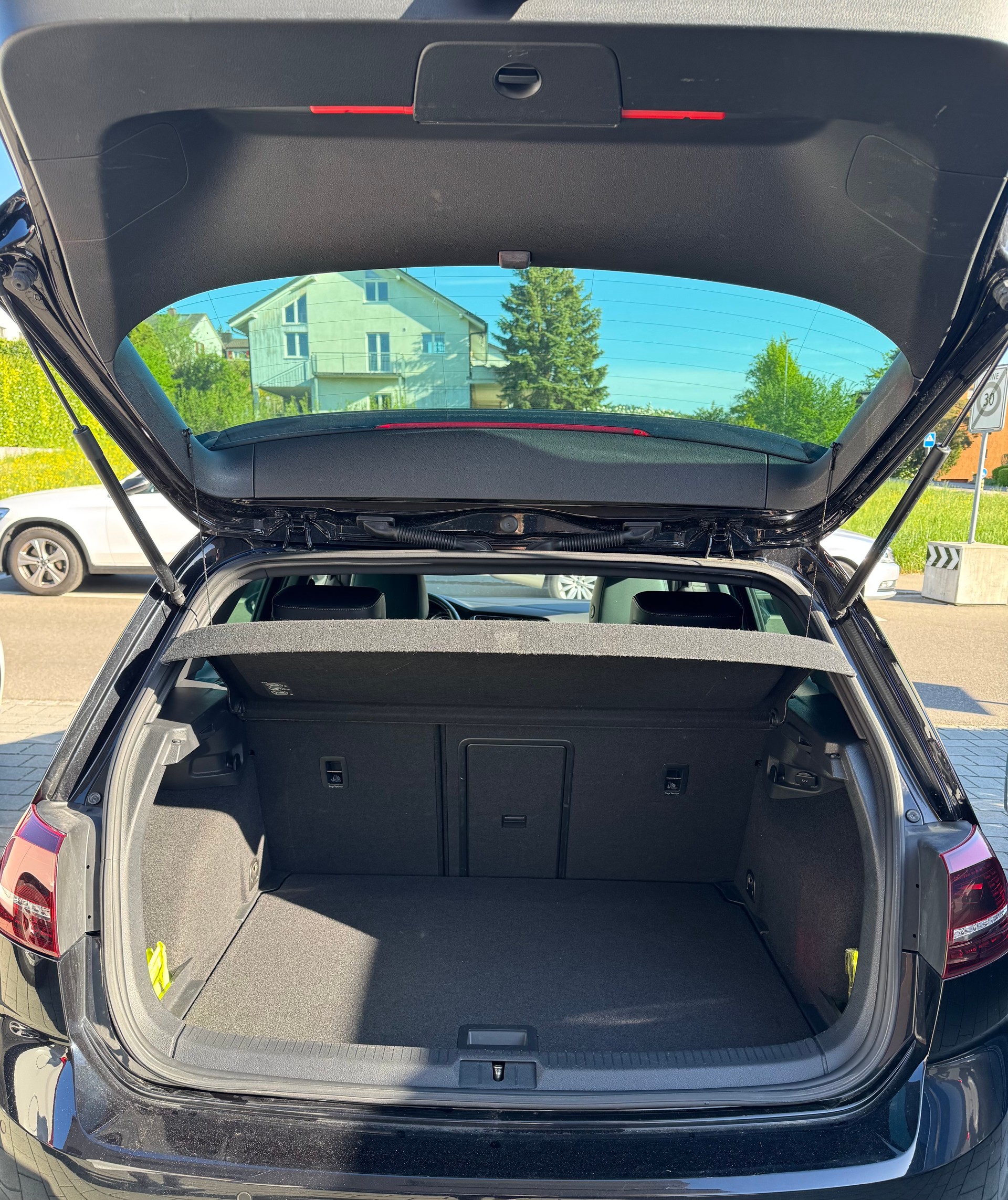 VW 2.0 TSI R DSG 4motion-image-9
